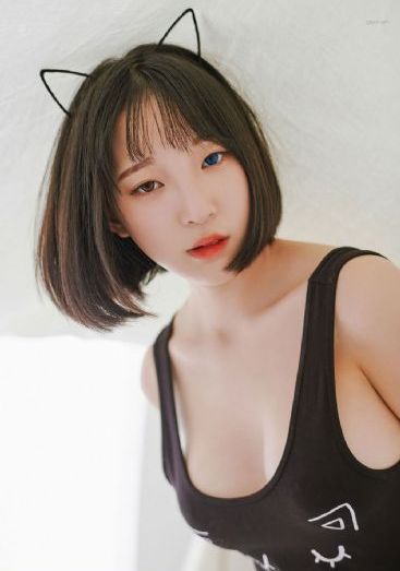 丰满年轻岳中文字幕一区二区_超清电影全集观看